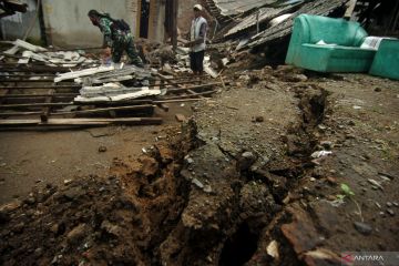 Bencana tanah bergerak di Kabupaten Tegal