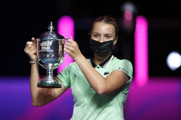 Bungkam Sakkari di final, Kontaveit raih trofi di St. Petersburg