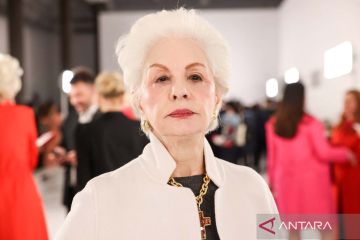 Carolina Herrera tampilkan rancangan busana terbarunya di New York Fashion Week