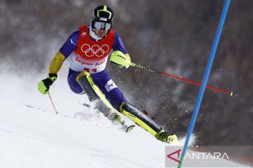 Aksi atlet ski es pada Olimpiade Beijing 2022