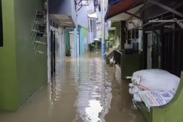 Banjir setinggi satu meter rendam permukiman warga di Kebon Pala