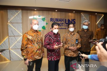Dirut BPJS Kesehatan tinjau penerapan antrean daring di Surakarta
