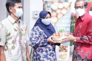 Sikapi harga turun, Magetan luncurkan gerakan gemar makan telur ayam