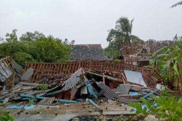 Ratusan rumah di Gunung Kidul rusak diterjang angin kencang