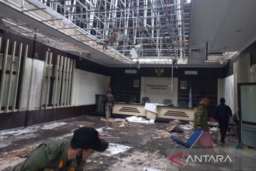 Kantor Kecamatan Cibatu di Garut Jabar terbakar