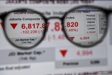 IHSG akhir pekan ditutup turun, investor pantau konflik Rusia-Ukraina