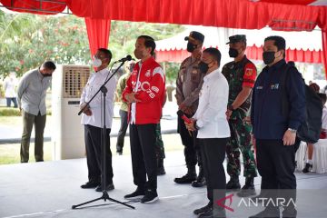 Presiden Jokowi: Vaksinasi untuk lindungi warga dari bahaya COVID-19
