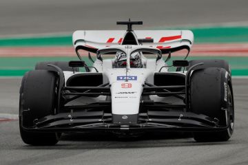 Haas pakai livery putih polos di Barcelona setelah "ceraikan" Uralkali