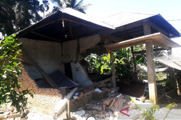 Warga korban gempa di Pasaman Barat butuh tenda dan sembako