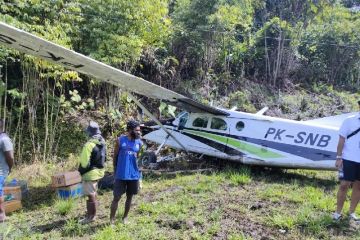 Pesawat pilatus tergelincir di Bayabiru Paniai
