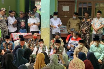 Ketum PBNU datangi dan salurkan  bantuan korban gempa di Pasaman Barat