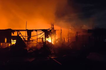 Kebakaran melanda area 800 meter persegi di Cakung Jaktim