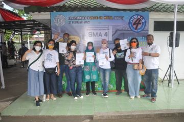 Alumni SMAN 4 Jakarta selenggarakan vaksinasi COVID-19 bagi masyarakat