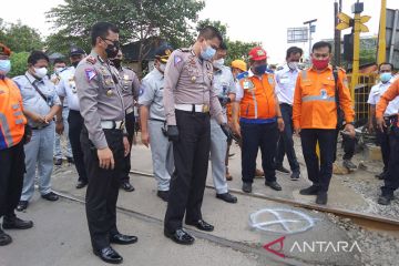 Satu pasien luka berat korban tabrakan kereta api-bus meninggal