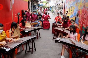 Alat musik tradisional menjadi sarana edukasi di Pecinan Pontianak