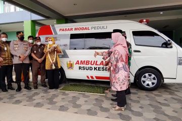 Pasar Modal Indonesia salurkan bantuan ambulans untuk Pekalongan