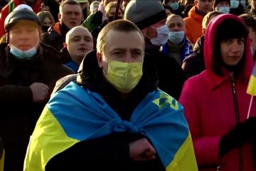 Ribuan warga Ukraina waspada serangan Rusia