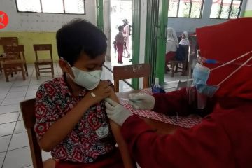 Bupati Irna targetkan vaksinasi anak usia 6-11 tahun rampung 2 pekan
