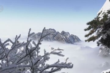 Pesona pemandangan Gunung Huangshan usai diguyur salju