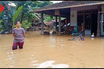 Tanggul jebol, puluhan rumah di Ponorogo terendam banjir