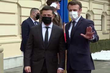 Macron bertemu Zelenskiy setelah pembicaraan dengan Putin