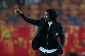 Mantan kapten Song ditunjuk sebagai pelatih baru Kamerun