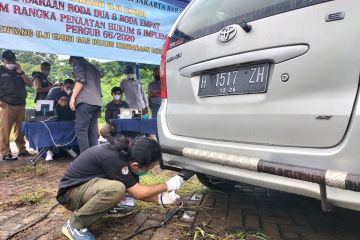 Pemkot Jakbar periksa bengkel resmi penyedia jasa uji emisi mobil