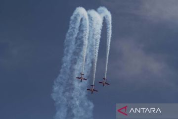 Aksi Jupiter Aerobatic Team pada peringatan Serangan Umum 1 Maret 1949 di Yogyakarta