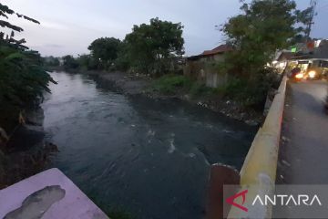 Warga Pisangan Jaya Tangerang keluhkan aroma bau dari limbah