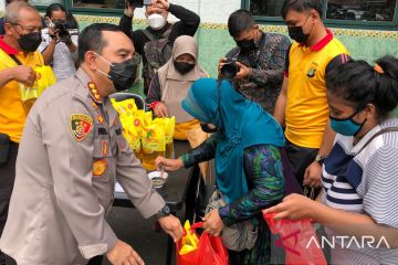 Polrestro Jaksel gelar pasar murah minyak goreng antisipasi kelangkaan