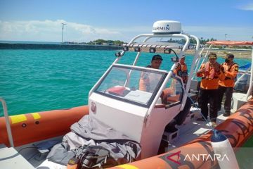 Basarnas Kendari operasi SAR perahu lepas baling-baling di Wakatobi