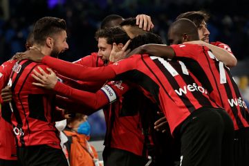 Bungkam Napoli 1-0, Milan gulingkan Inter dari puncak klasemen