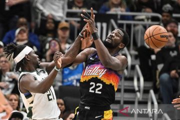 Kuasai kuarter keempat, Bucks bekuk Suns 132-122