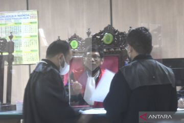 Sidang dakwaan Adam Deni ditunda