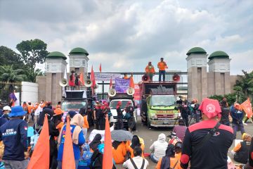 Women's Day, buruh gelar aksi di Gedung Parlemen