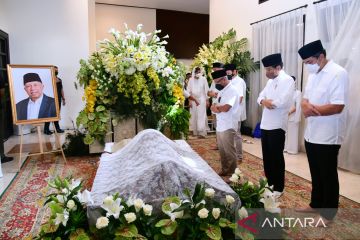 Presiden Jokowi takziah ke rumah duka almarhum Arifin Panigoro