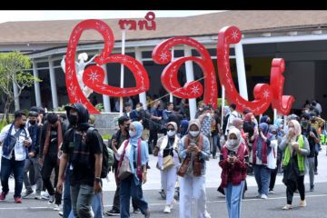 Arus penumpang Bandara Ngurah Rai diprediksi meningkat