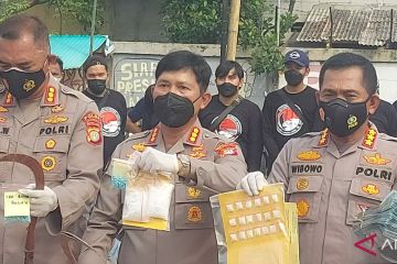 Ratusan personel gabungan gerebek Kampung Bahari berantas narkoba