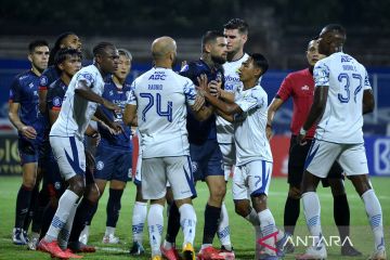 Liga 1: Persib kalahkan Arema FC 2-1