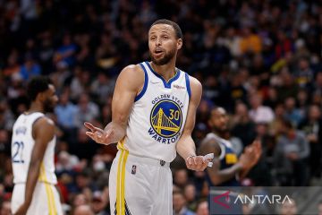 Stephen Curry pimpin Warriors hentikan tren kemenangan Nuggets