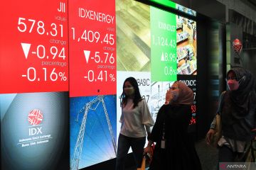 IHSG awal pekan terkoreksi, pasar nantikan rilis data inflasi domestik