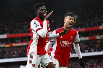 Arsenal salip lagi MU pada urutan keempat usai bekuk Leicester