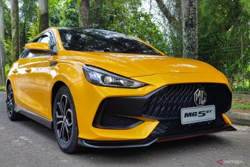 MG Motor pajang sedan MG 5 GT di Jakarta Auto Week