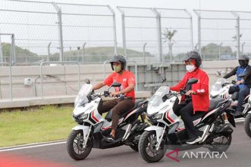 Khofifah minta doa dan dukungan untuk Mario Aji di ajang Moto3