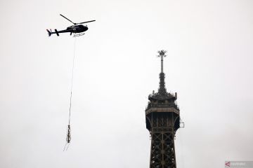 Menara Eiffel bertambah tinggi enam meter berkat antena baru