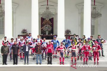 Presiden Jokowi terima pembalap MotoGP di Istana Merdeka
