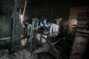 Produksi minyak goreng dari biji kapuk randu