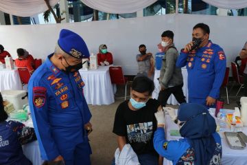 Korpolairud beri vaksin "booster" ke masyarakat pesisir Muara Baru