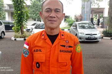 Tim SAR Banten mencari seorang warga jatuh ke Sungai Ciujung