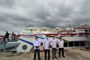 Gubernur NTT apresiasi kapal wisata Bottom Glass Labuan Bajo